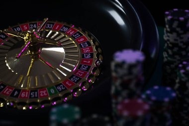 Live roulette table with multi-camera feed